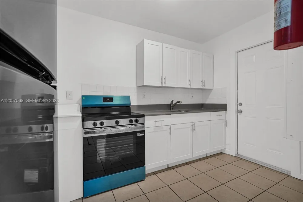 577 NW 90th St #6 El Portal, FL 33150