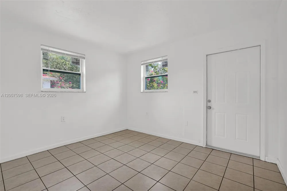 577 NW 90th St #6 El Portal, FL 33150