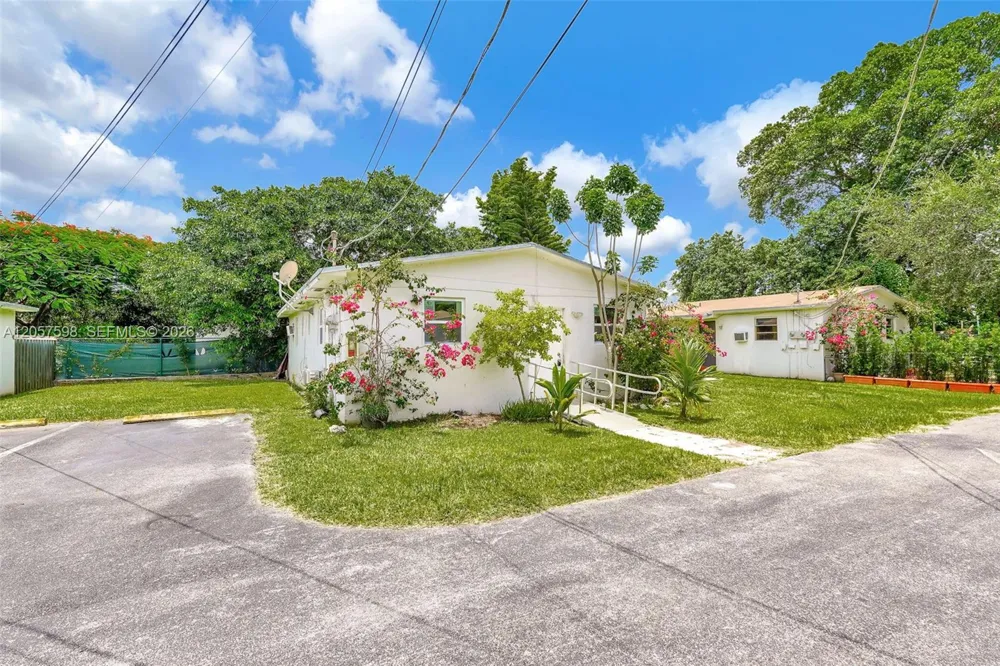 577 NW 90th St #6 El Portal, FL 33150