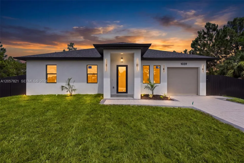 1039 Bassinger Ave S Lehigh Acres, FL 33974