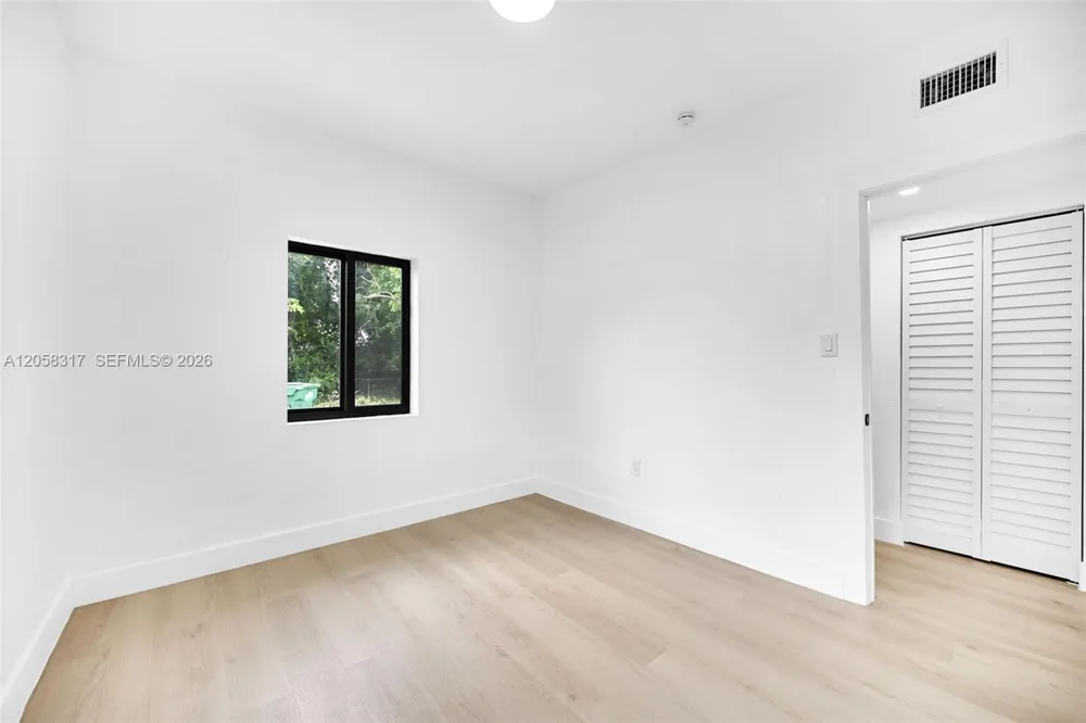 580 NW 116th Ter Miami, FL 33168