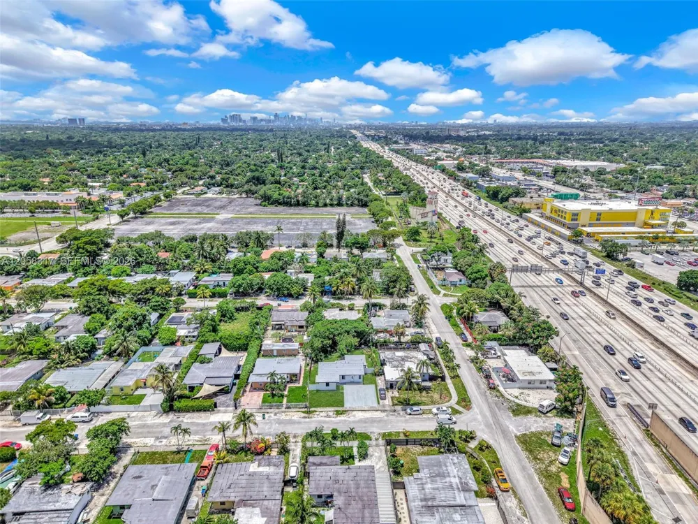 580 NW 116th Ter Miami, FL 33168