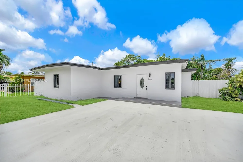 580 NW 116th Ter Miami, FL 33168