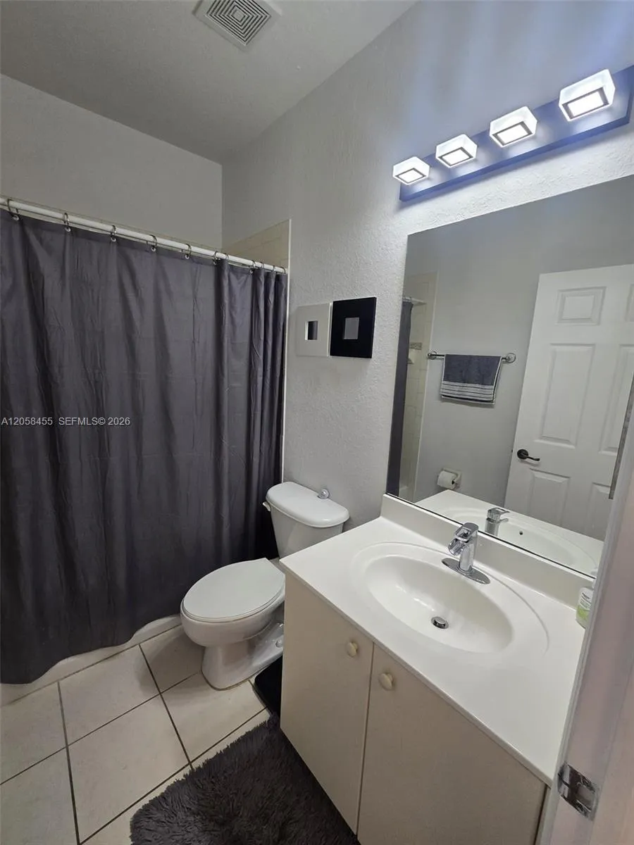 7950 NW 108th Pl Doral, FL 33178
