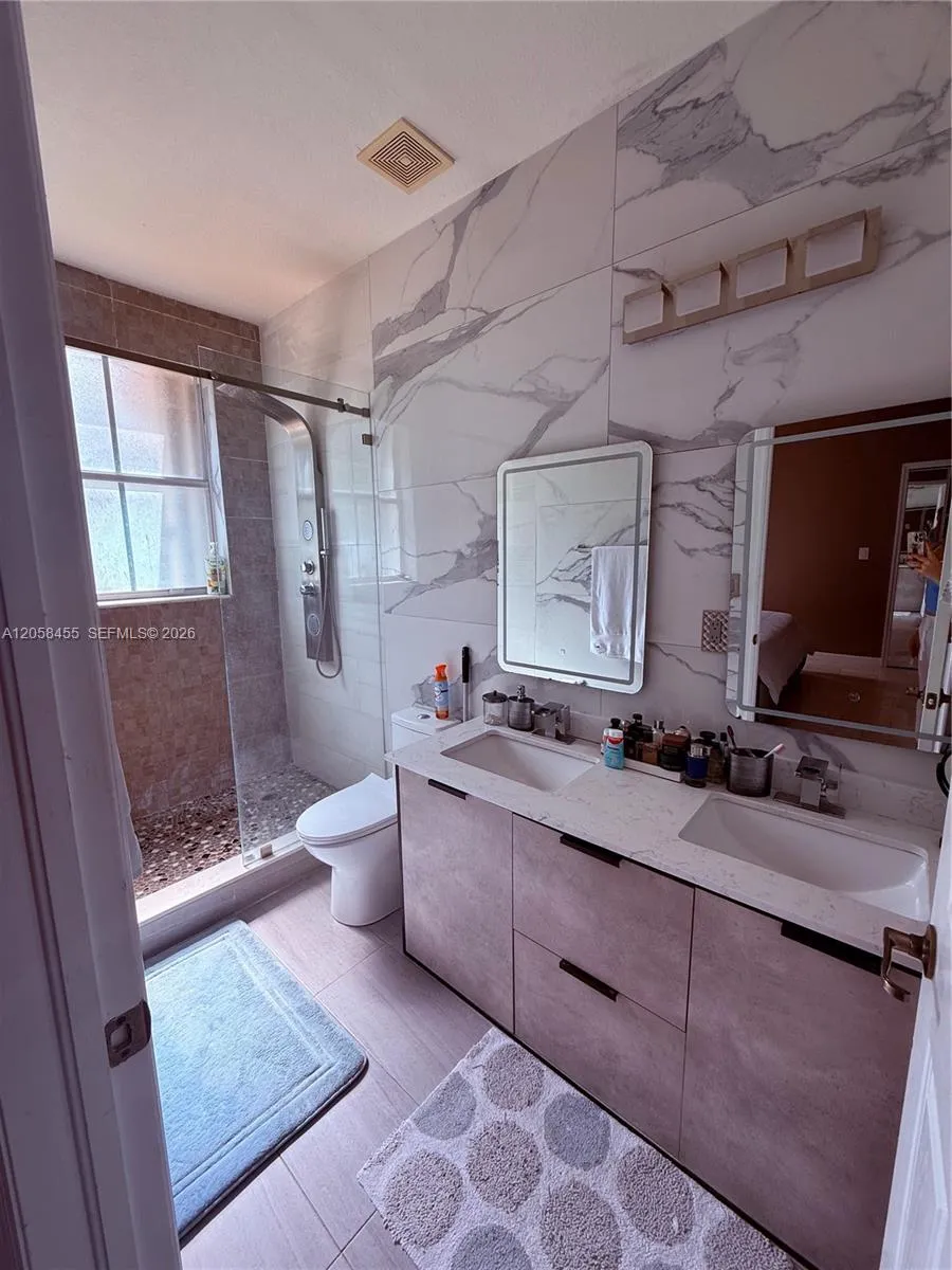 7950 NW 108th Pl Doral, FL 33178