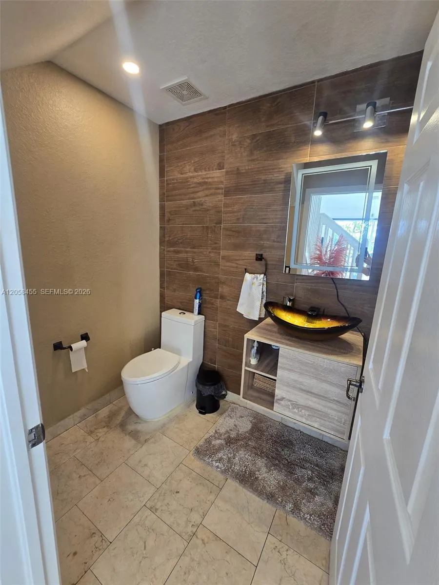 7950 NW 108th Pl Doral, FL 33178