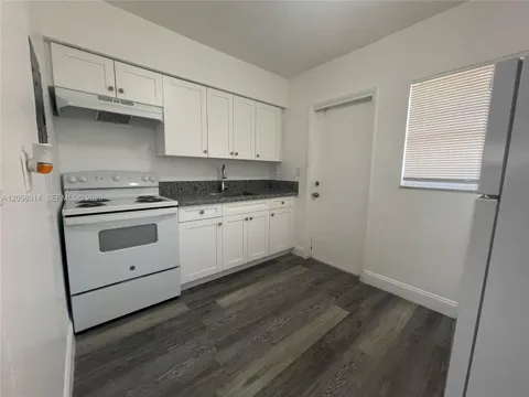 15940 NE 19th Ct #2