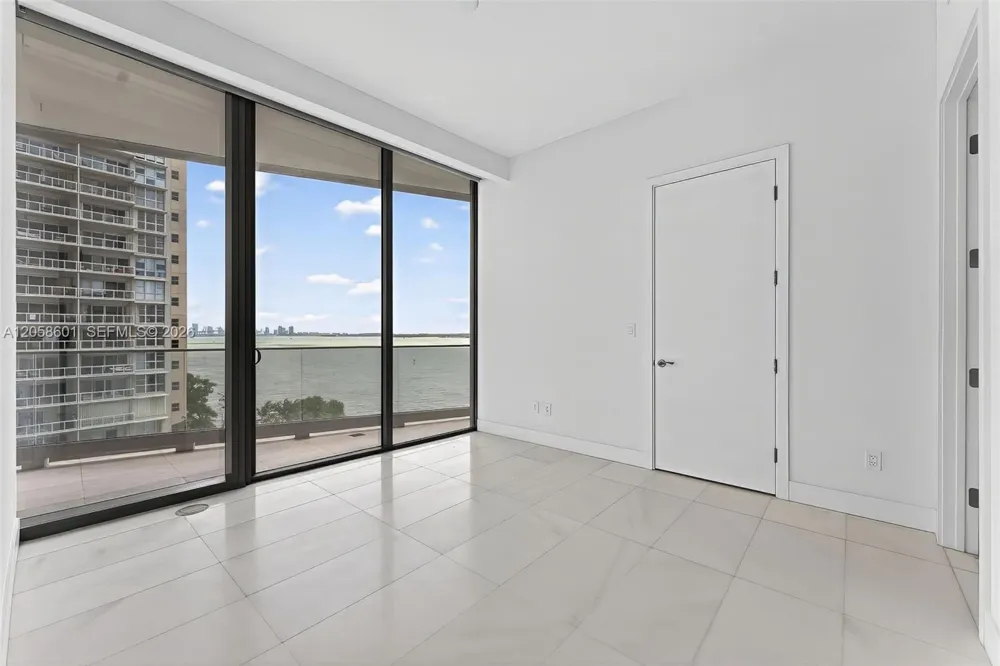 175 SE 25th Rd #604 Miami, FL 33129