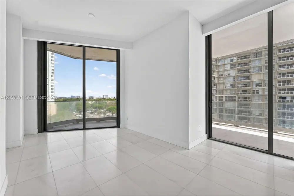 175 SE 25th Rd #604 Miami, FL 33129