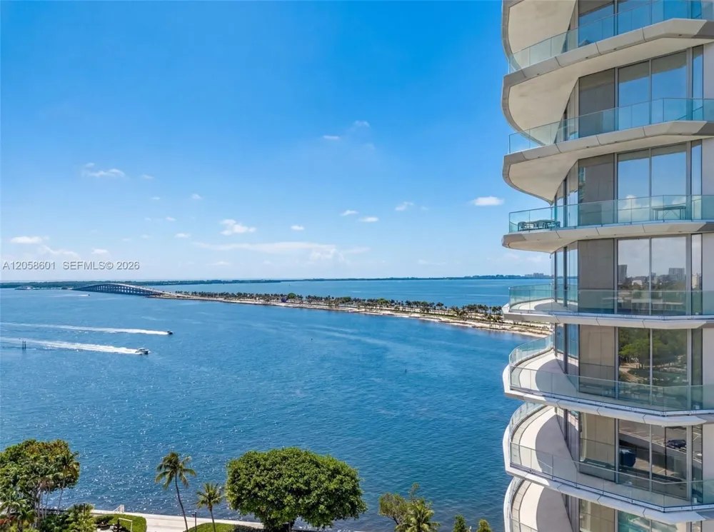 175 SE 25th Rd #604 Miami, FL 33129