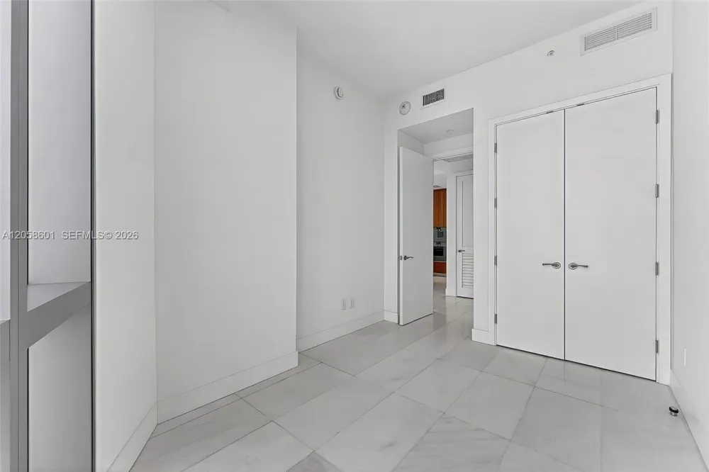 175 SE 25th Rd #604 Miami, FL 33129