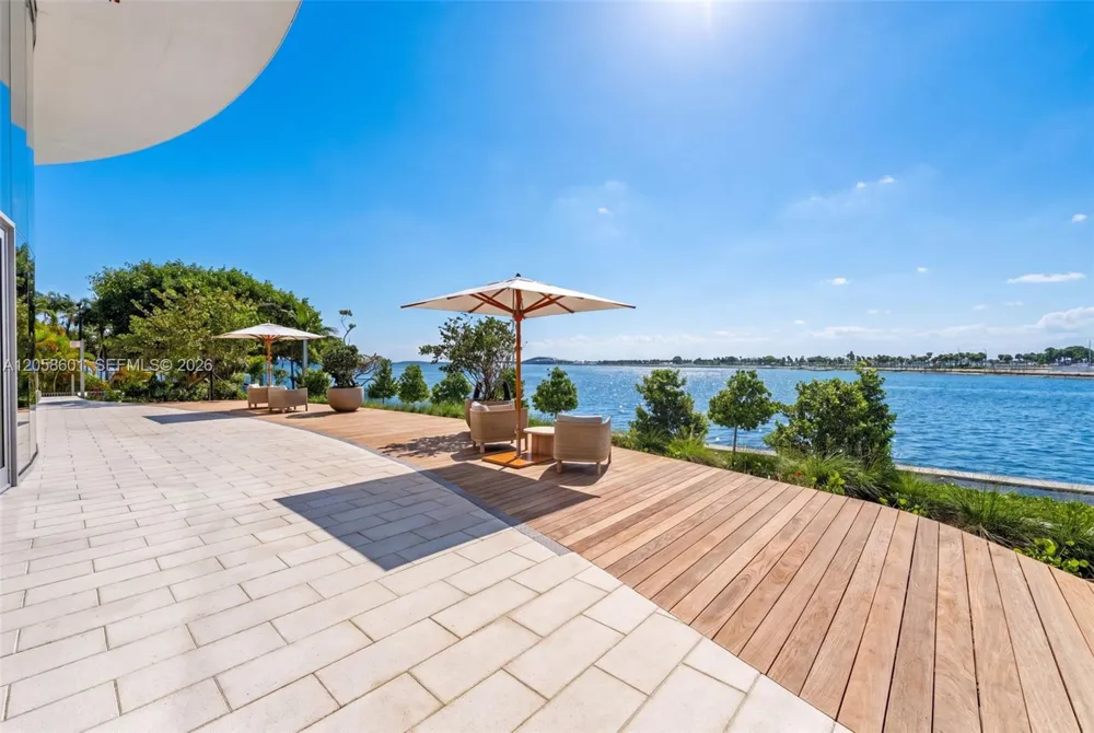 175 SE 25th Rd #604 Miami, FL 33129