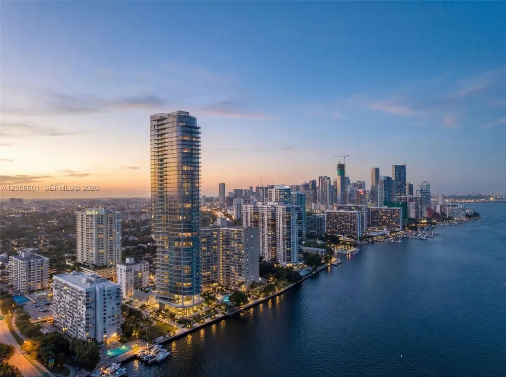 175 SE 25th Rd #604 Miami, FL 33129