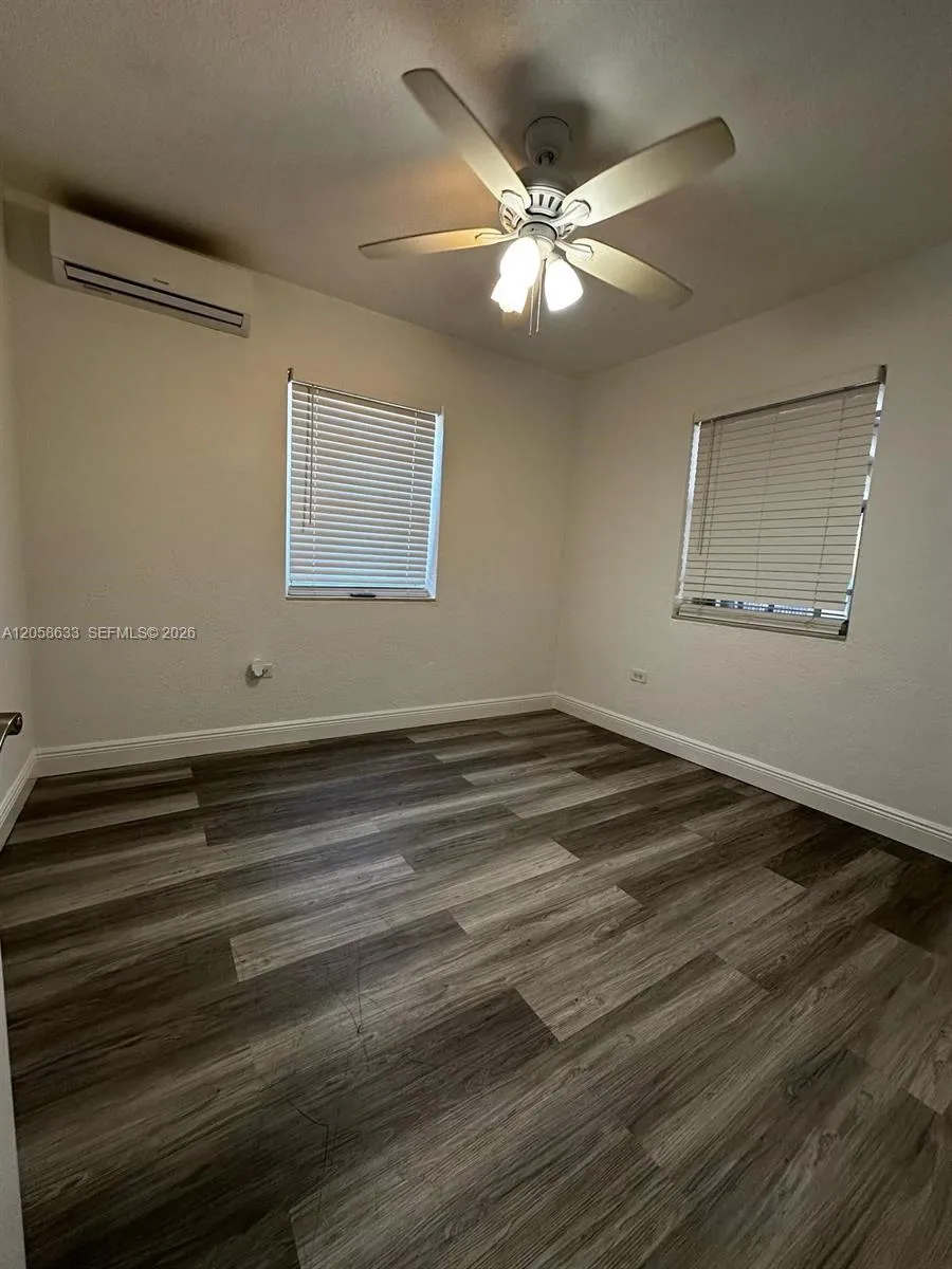 903 NE 111th St #903 Biscayne Park, FL 33161