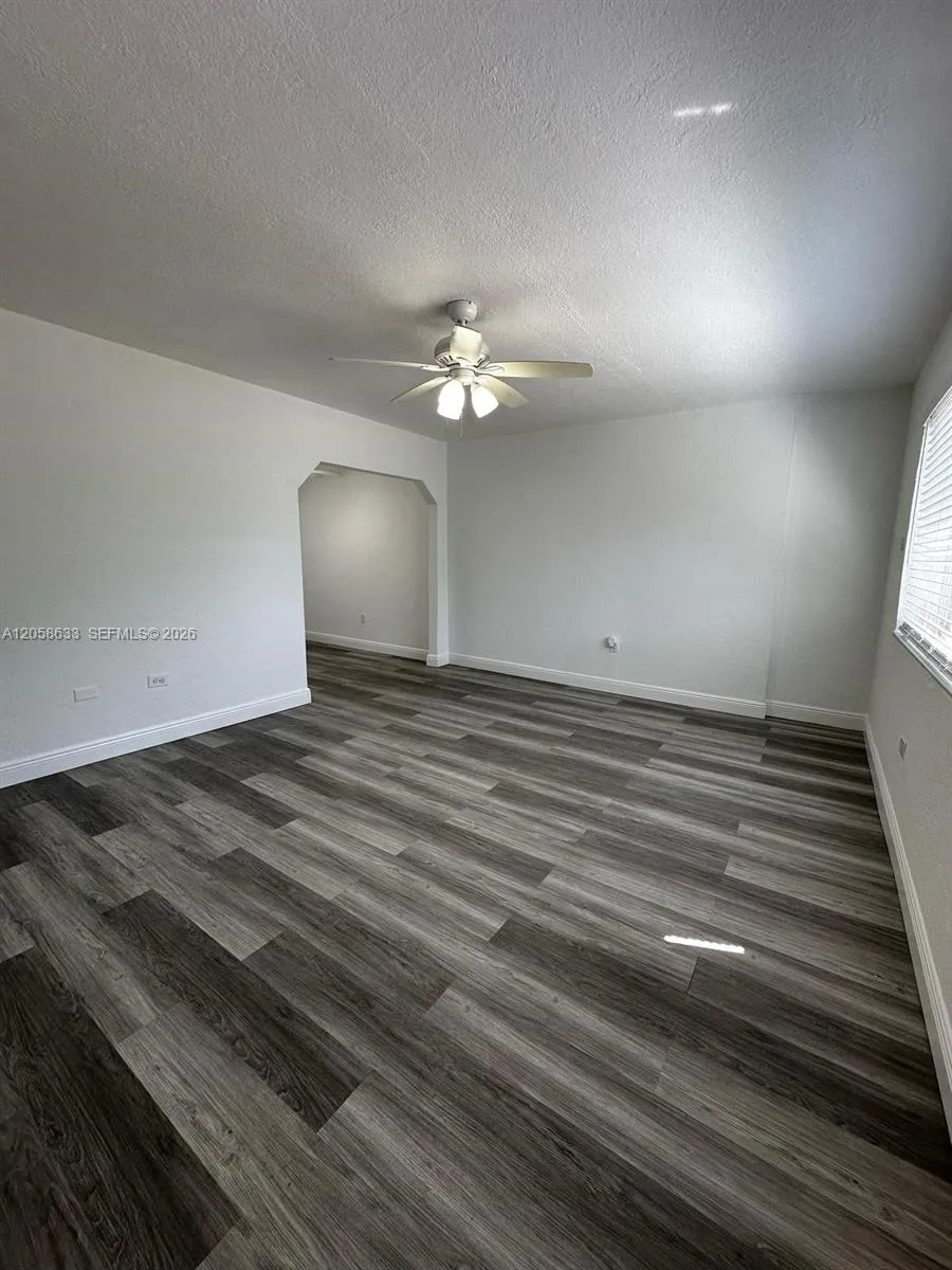 903 NE 111th St #903 Biscayne Park, FL 33161