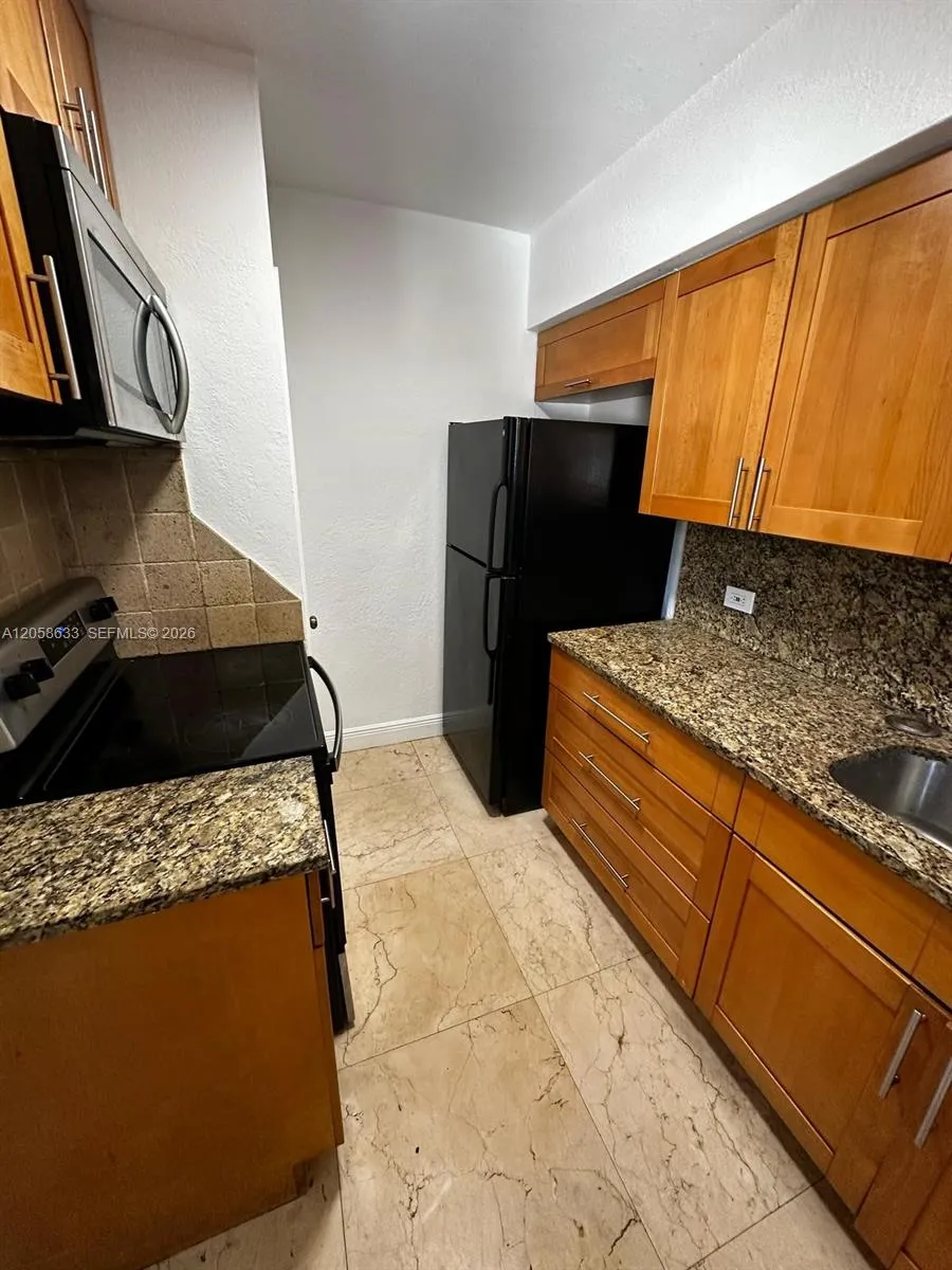 903 NE 111th St #903 Biscayne Park, FL 33161