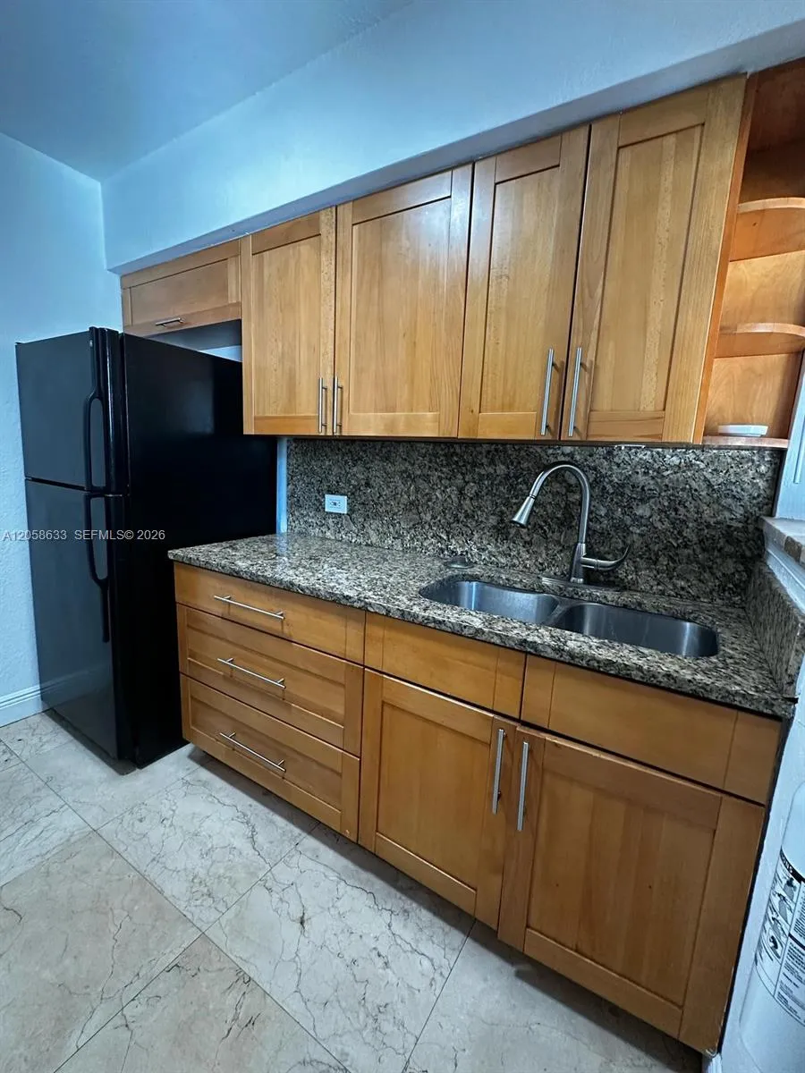 903 NE 111th St #903 Biscayne Park, FL 33161