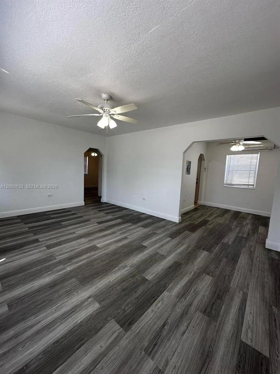 903 NE 111th St #903 Biscayne Park, FL 33161