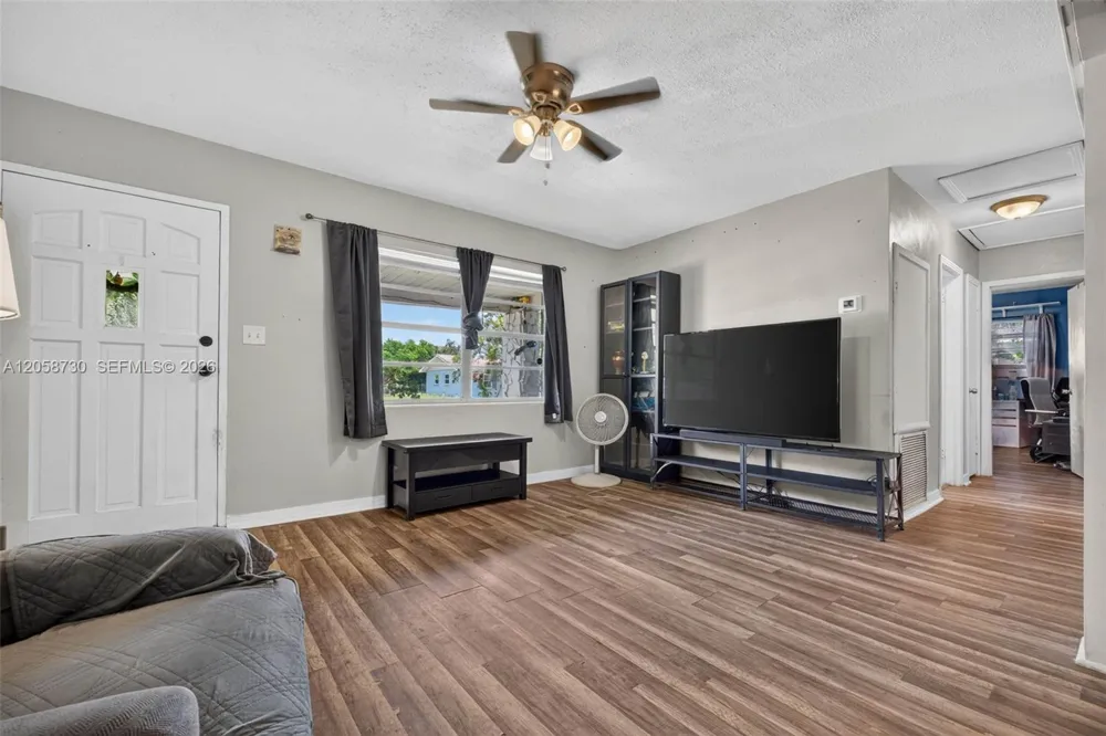 215 Palm Avenue Other City - In The State Of Florida, FL 33823