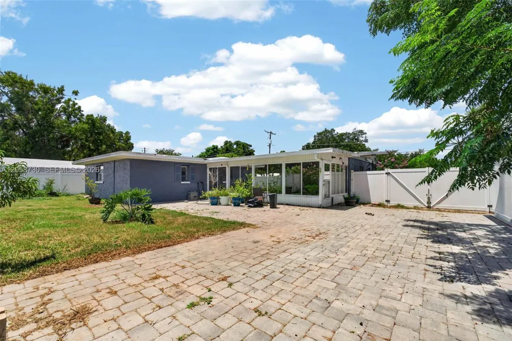 215 Palm Avenue Other City - In The State Of Florida, FL 33823