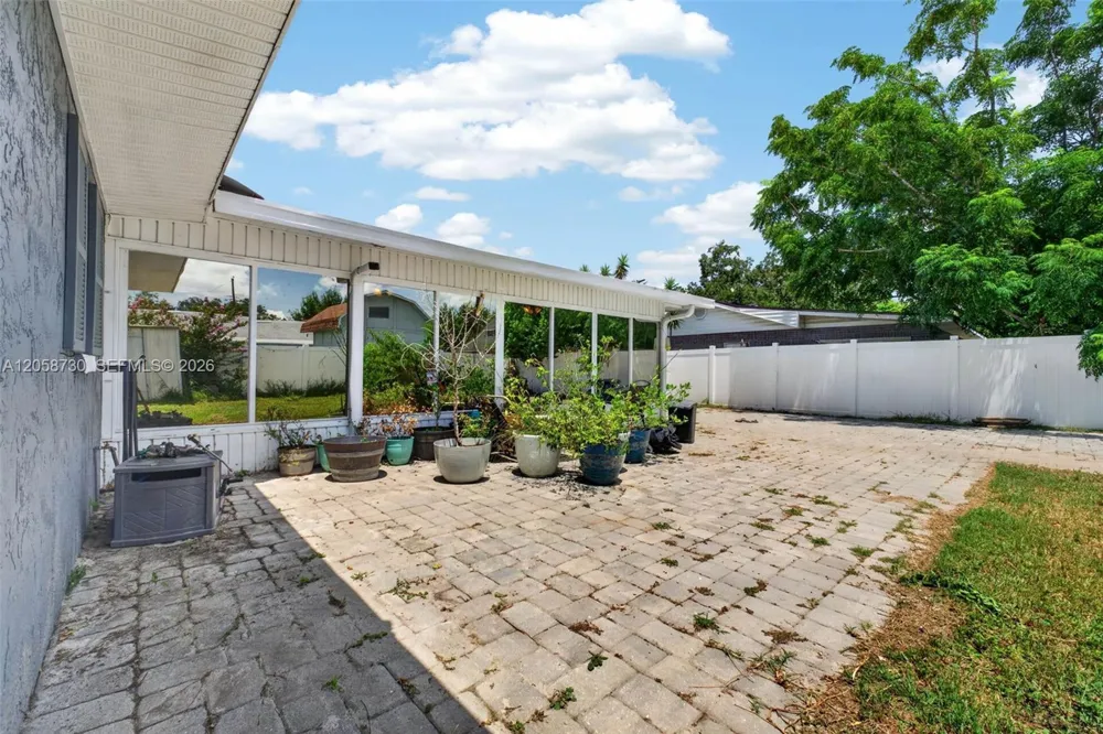 215 Palm Avenue Other City - In The State Of Florida, FL 33823
