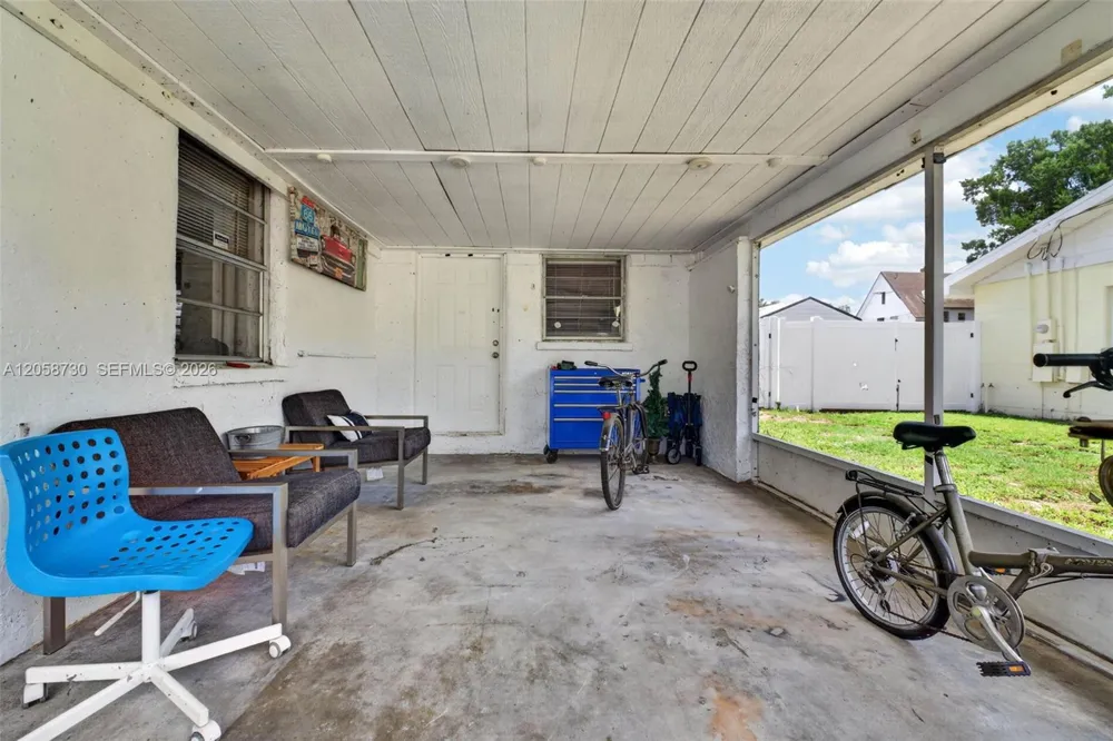 215 Palm Avenue Other City - In The State Of Florida, FL 33823
