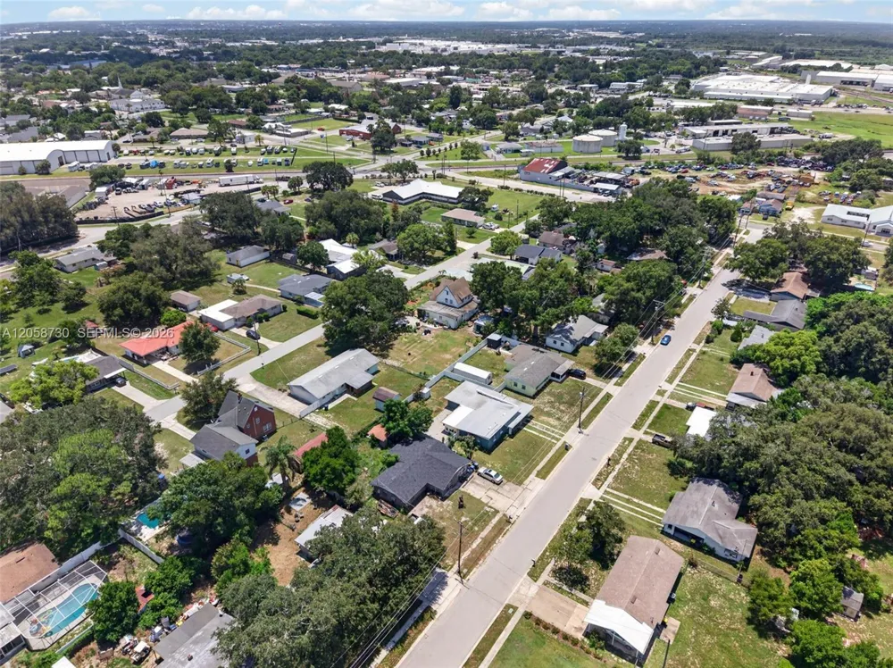 215 Palm Avenue Other City - In The State Of Florida, FL 33823