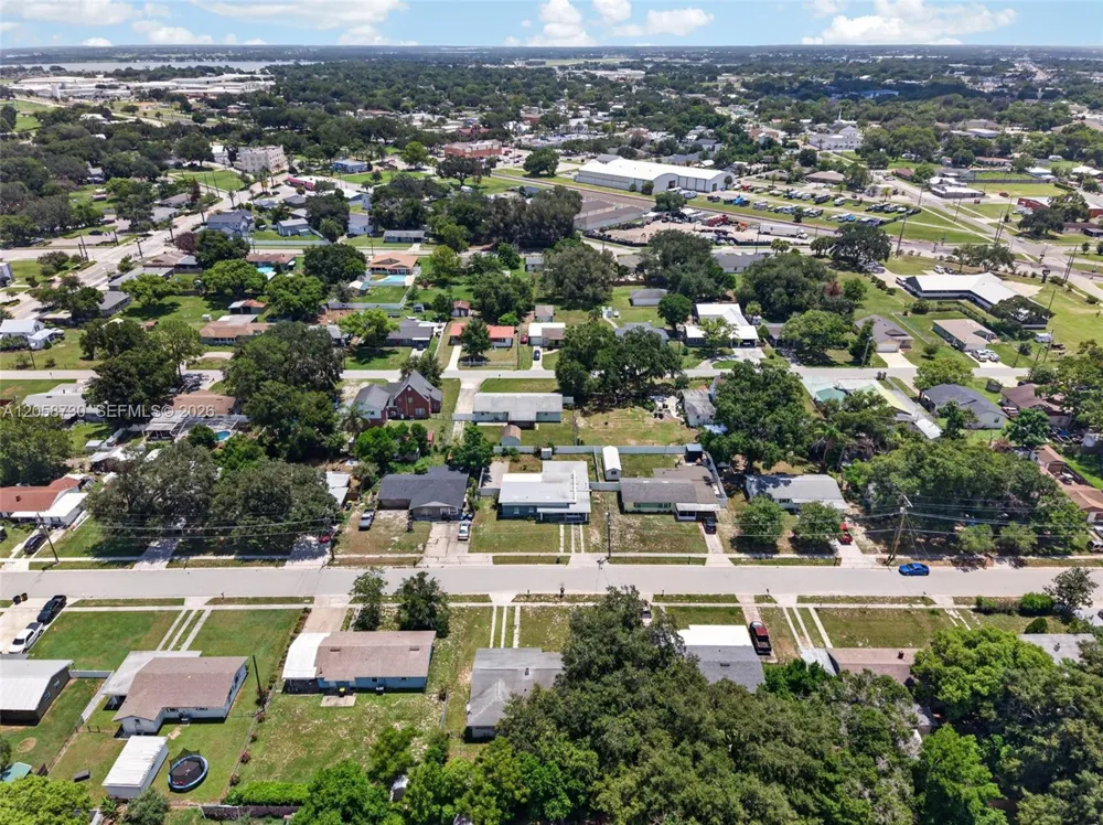 215 Palm Avenue Other City - In The State Of Florida, FL 33823