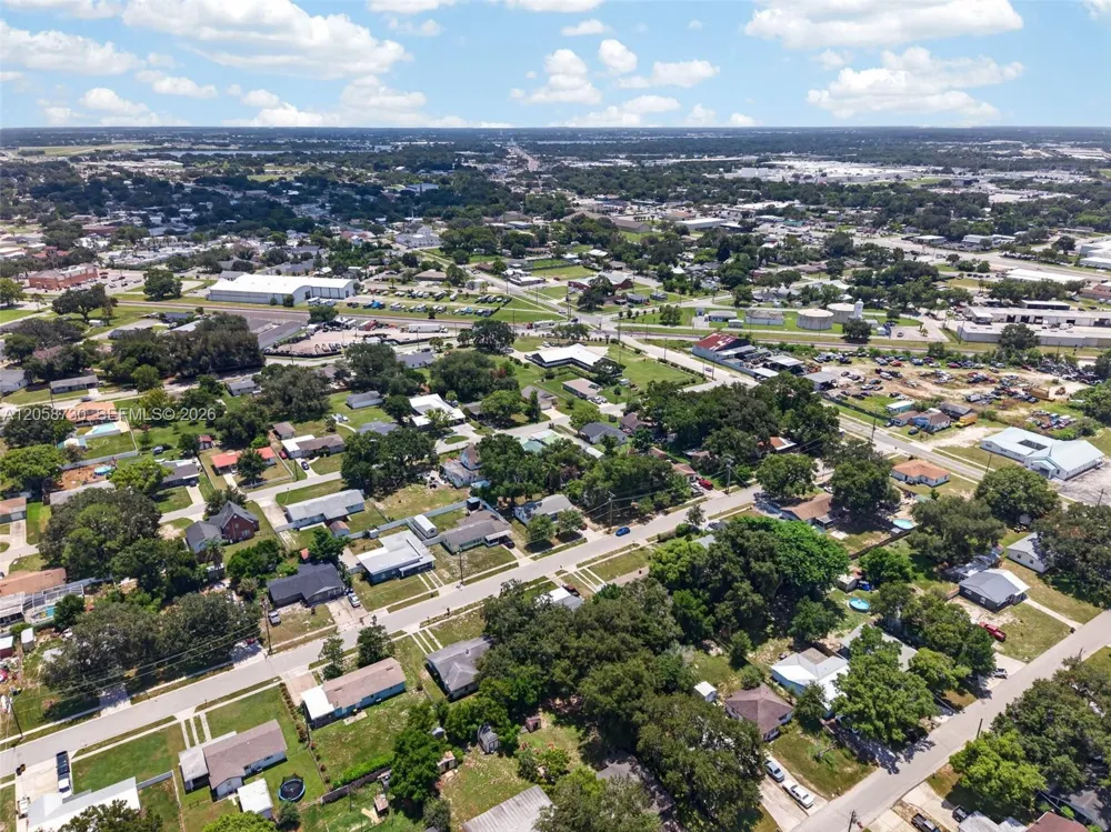 215 Palm Avenue Other City - In The State Of Florida, FL 33823