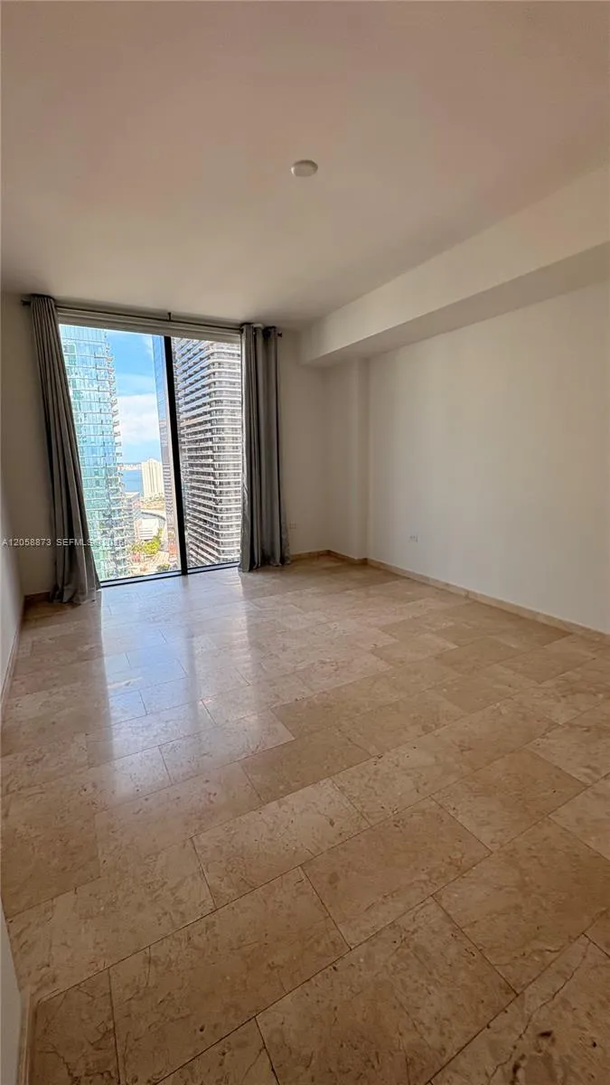 88 SW 7th St #2603 Miami, FL 33130
