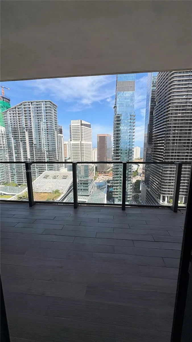 88 SW 7th St #2603 Miami, FL 33130