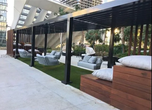 88 SW 7th St #2603 Miami, FL 33130