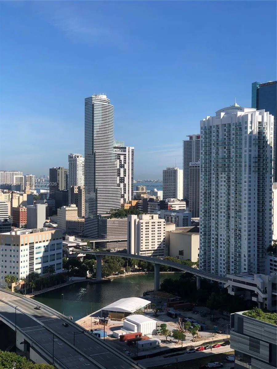 88 SW 7th St #2603 Miami, FL 33130
