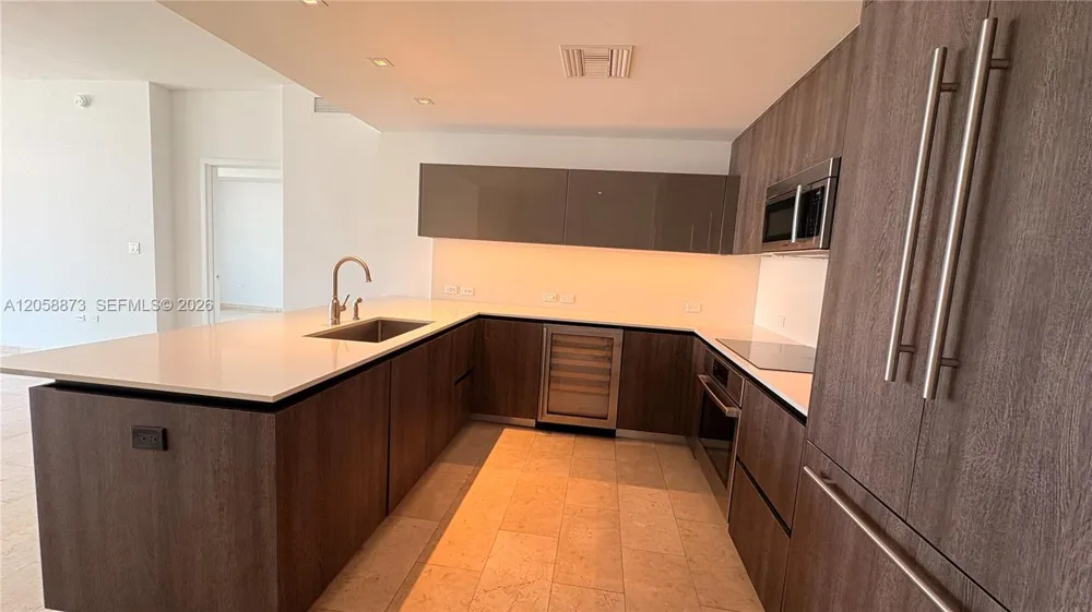 88 SW 7th St #2603 Miami, FL 33130