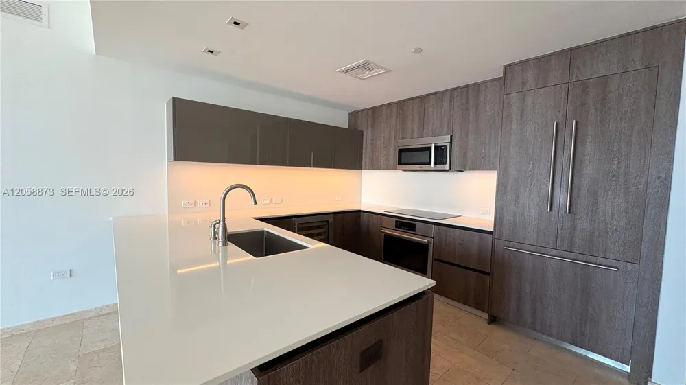 88 SW 7th St #2603 Miami, FL 33130