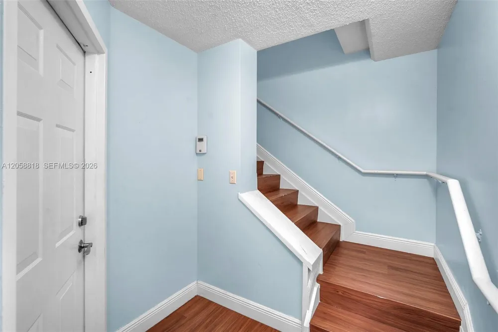 2845 NE 185th St #903 Aventura, FL 33180