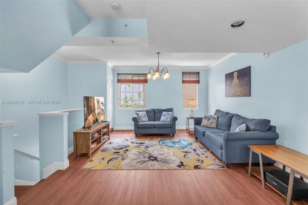2845 NE 185th St #903 Aventura, FL 33180