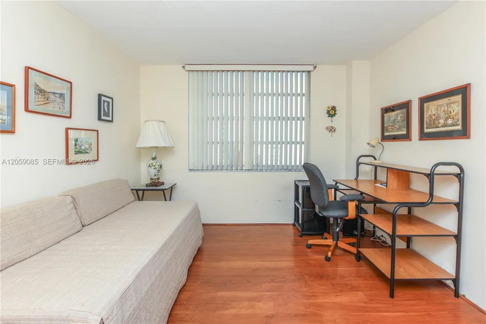 2780 NE 183rd St #901 Aventura, FL 33160