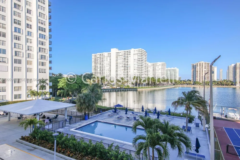2780 NE 183rd St #901 Aventura, FL 33160