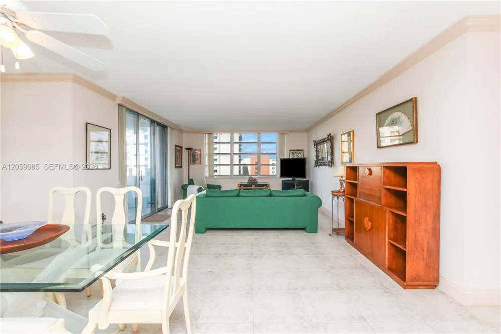 2780 NE 183rd St #901 Aventura, FL 33160