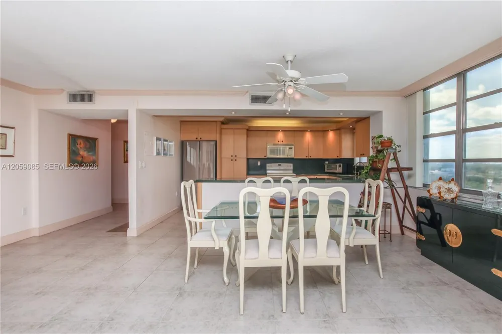 2780 NE 183rd St #901 Aventura, FL 33160