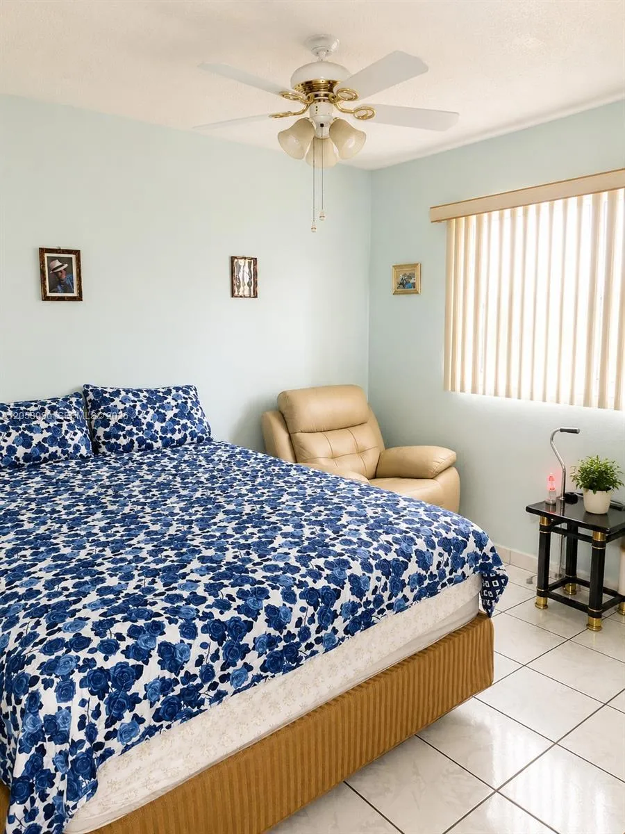 110 Royal Palm Rd #208 Hialeah Gardens, FL 33016