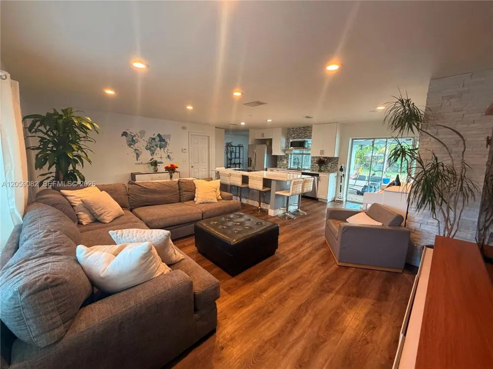 1760 SW 12th St Boca Raton, FL 33486
