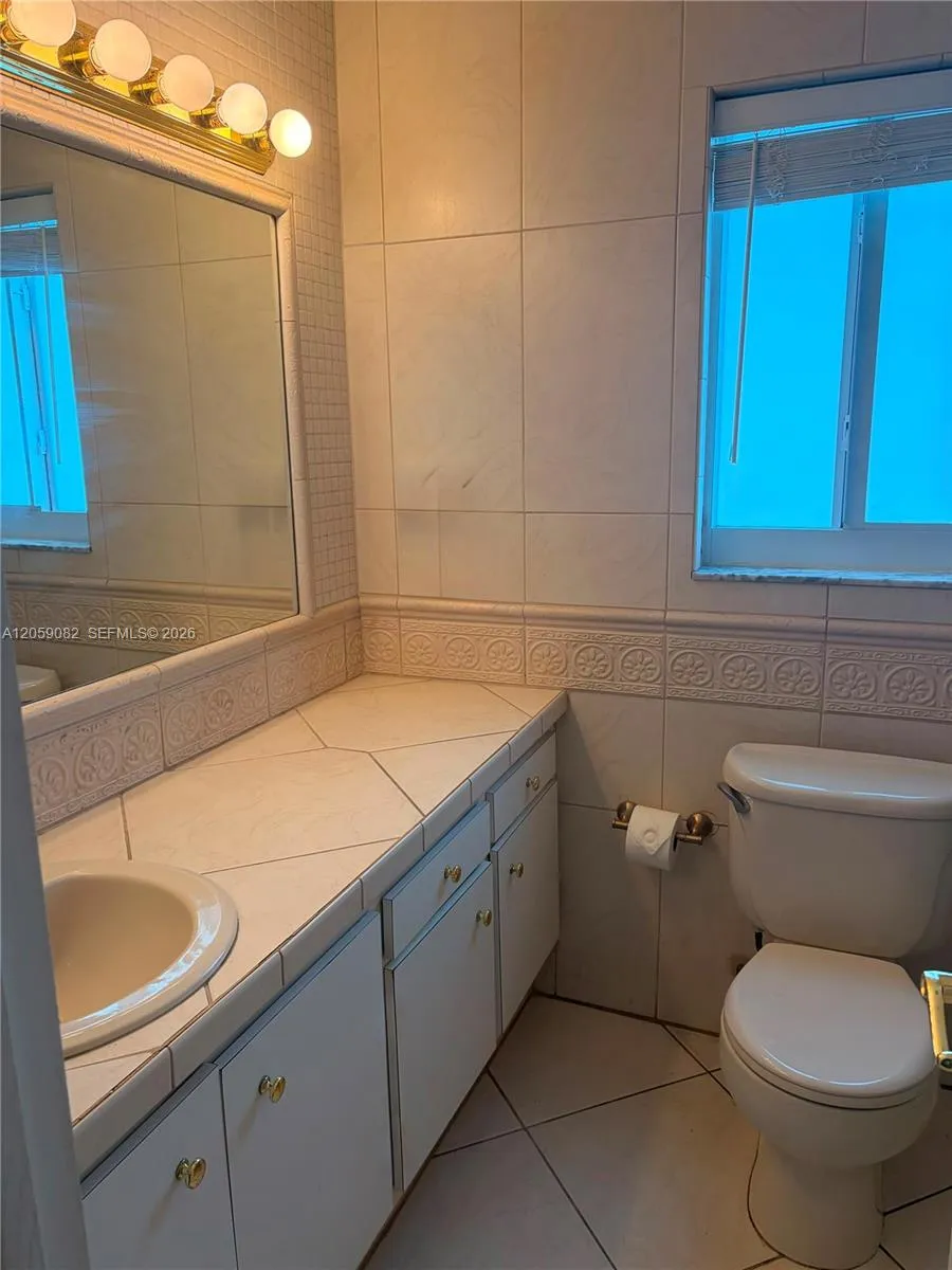 1760 SW 12th St Boca Raton, FL 33486