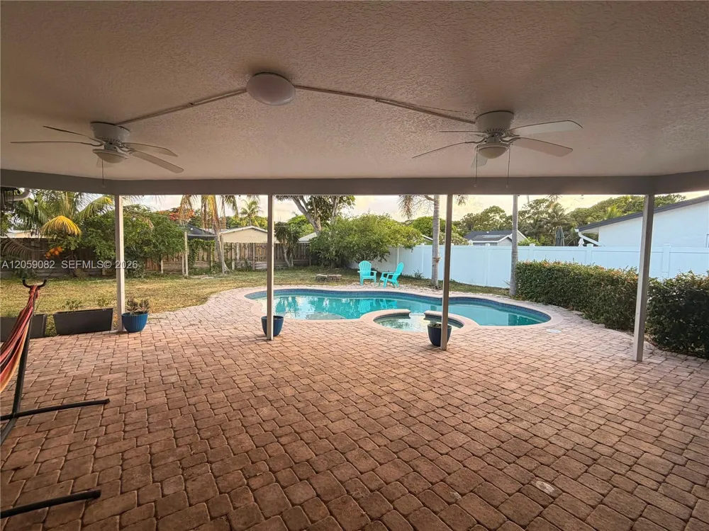 1760 SW 12th St Boca Raton, FL 33486