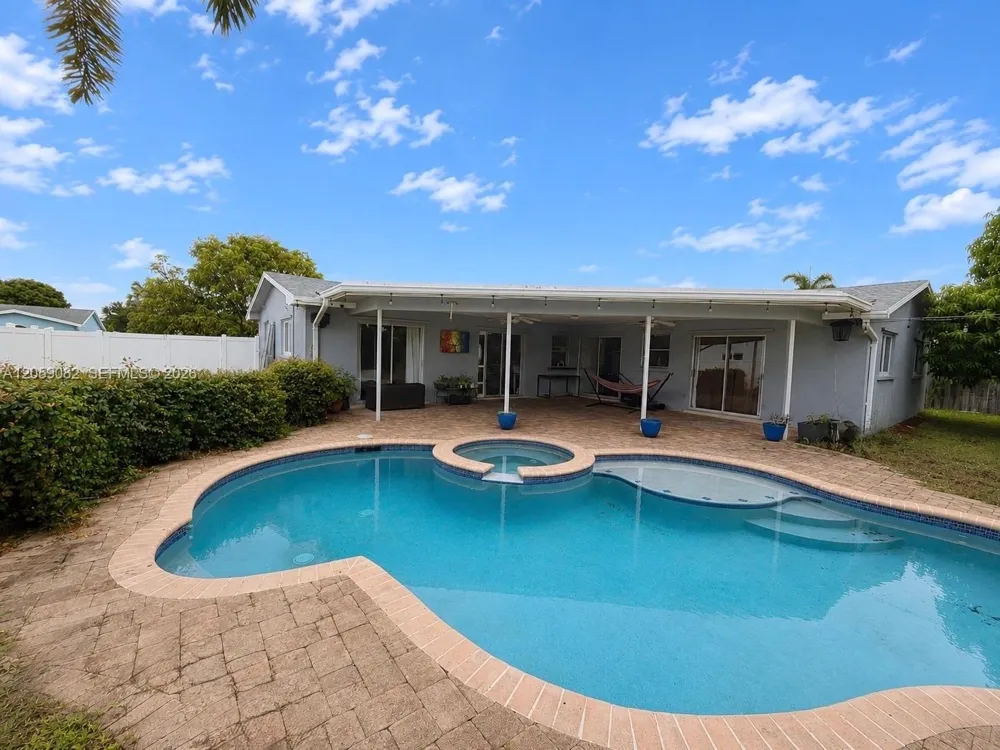 1760 SW 12th St Boca Raton, FL 33486