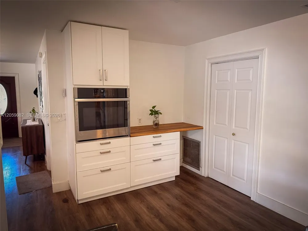 1760 SW 12th St Boca Raton, FL 33486