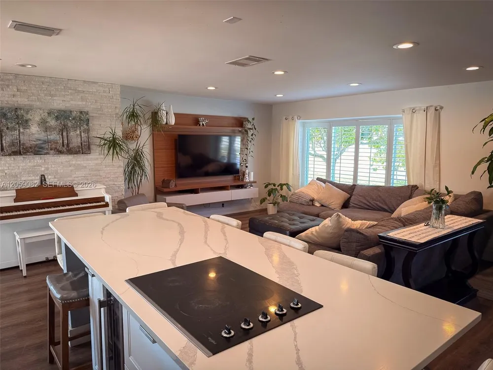 1760 SW 12th St Boca Raton, FL 33486