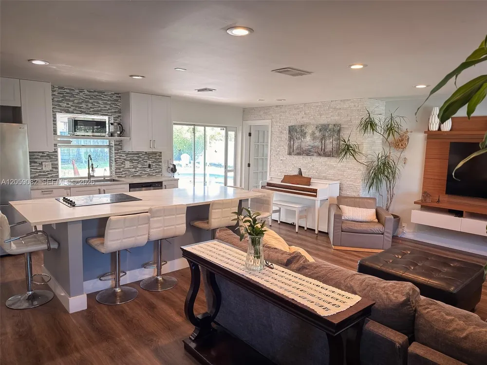 1760 SW 12th St Boca Raton, FL 33486