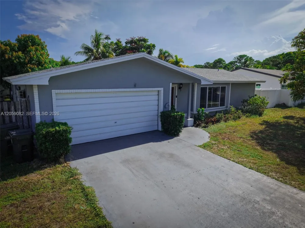 1760 SW 12th St Boca Raton, FL 33486